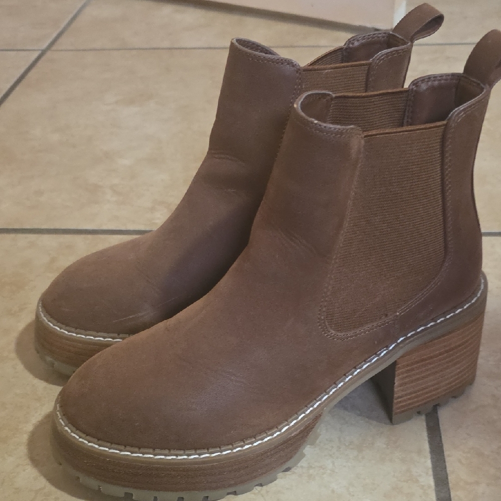 Brown Chelsea Boots